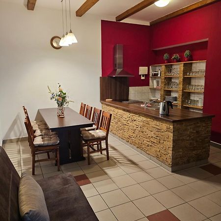 Apartman U Sudu Kobyli Экстерьер фото